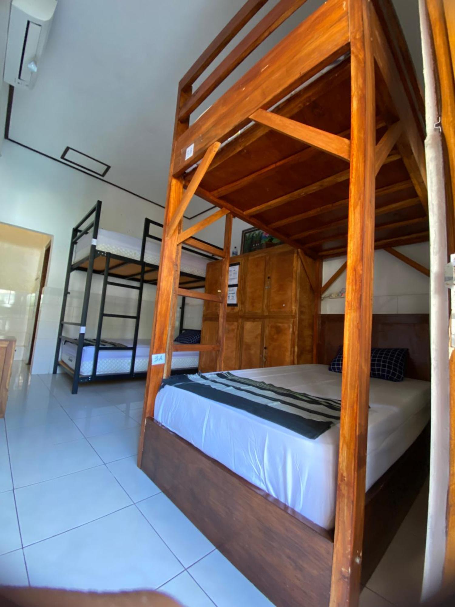 My Art Hostel Batununggul Luaran gambar