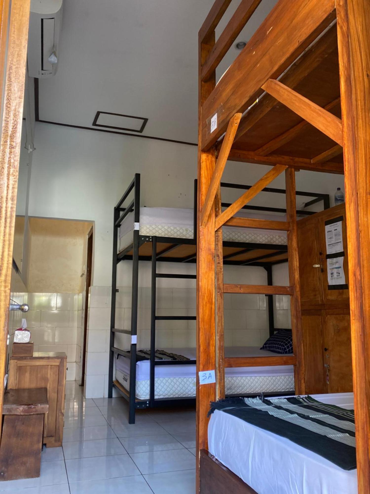My Art Hostel Batununggul Luaran gambar