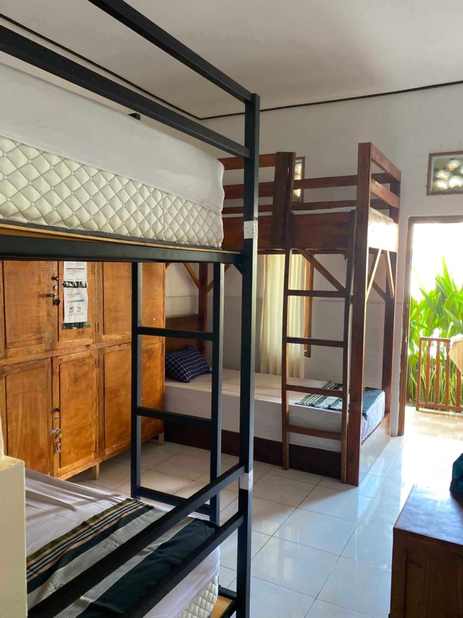 My Art Hostel Batununggul Luaran gambar